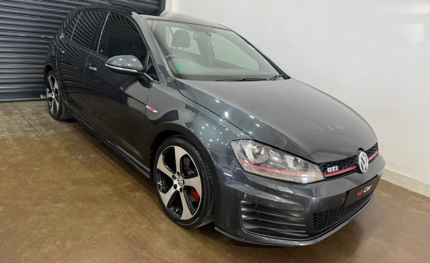 VOLKSWAGEN GOLF VII GTi