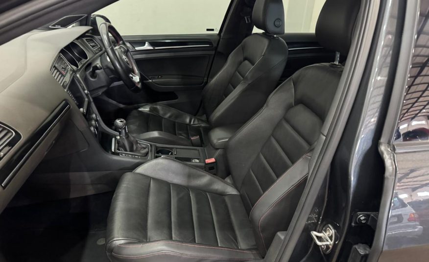 VOLKSWAGEN GOLF VII GTi
