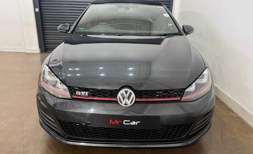 VOLKSWAGEN GOLF VII GTi