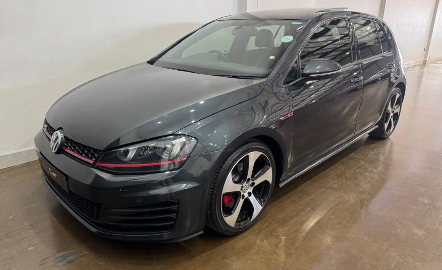 VOLKSWAGEN GOLF VII GTi