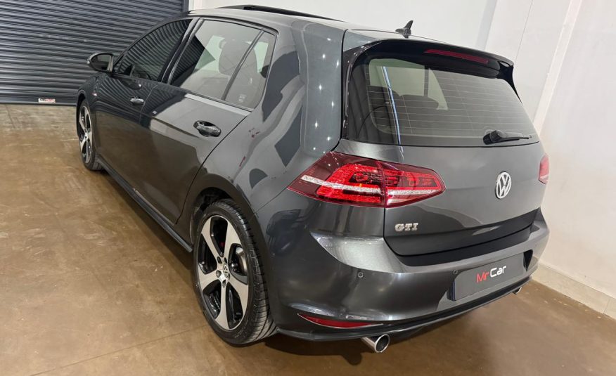 VOLKSWAGEN GOLF VII GTi