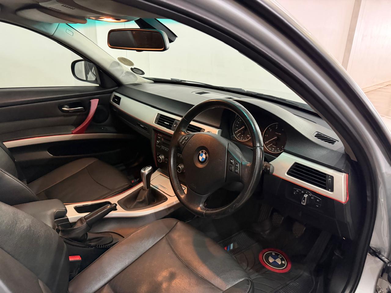 2010 BMW 3 SERIES 320i (E90)