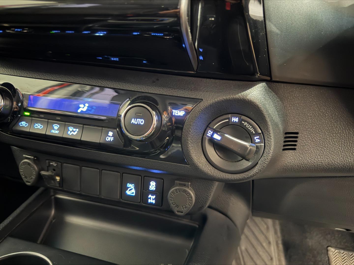 2021 TOYOTA HILUX 2.8 GD-6 RB RAIDER AUTO DOUBLE CAB