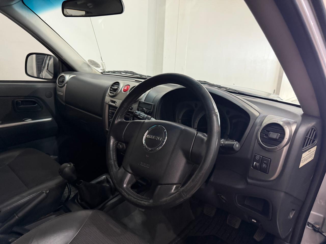 2010 ISUZU KB300 D-TEQ LX 4×4 DOUBLE CAB