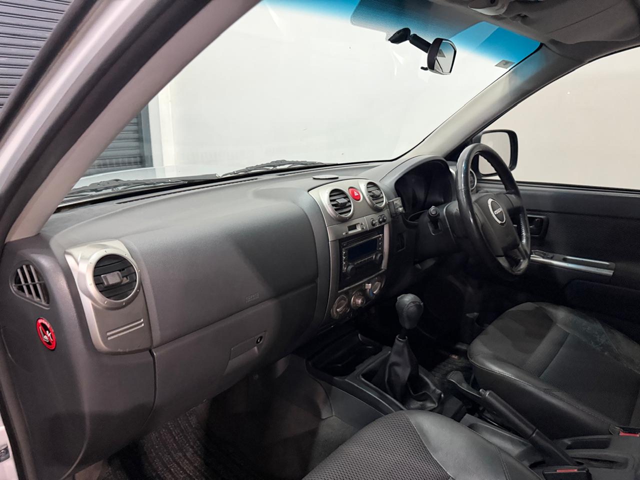 2010 ISUZU KB300 D-TEQ LX 4×4 DOUBLE CAB