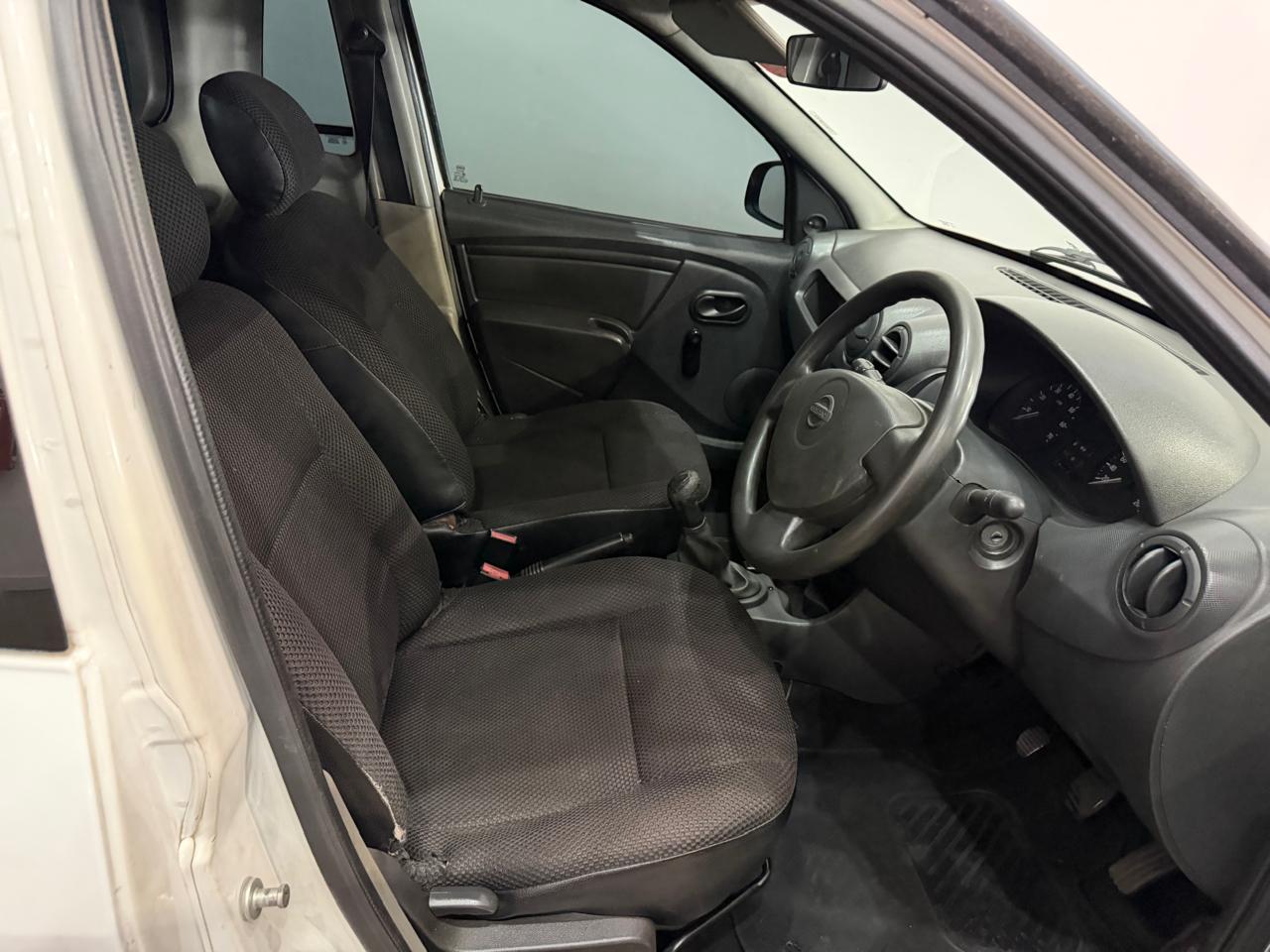 2015 NISSAN NP200 1.6i