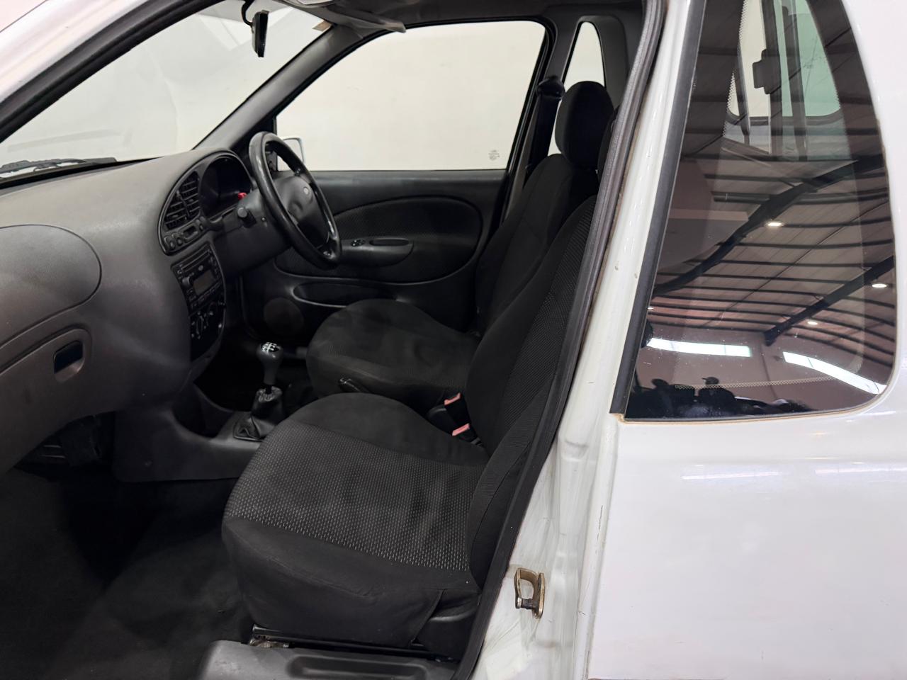 2010 FORD BANTAM 1.3i XLT