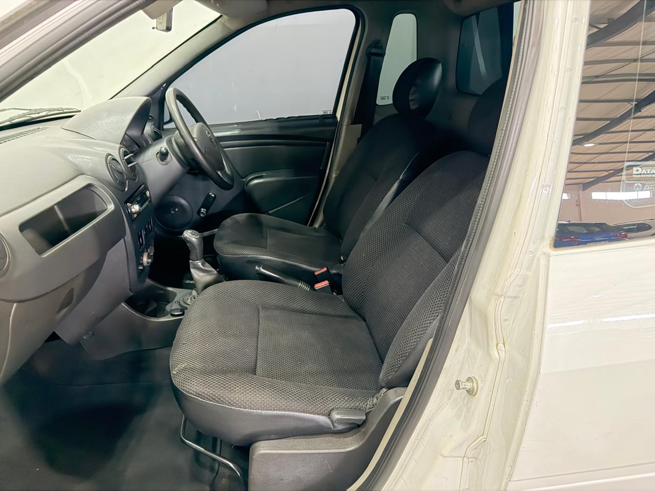 2015 NISSAN NP200 1.6i