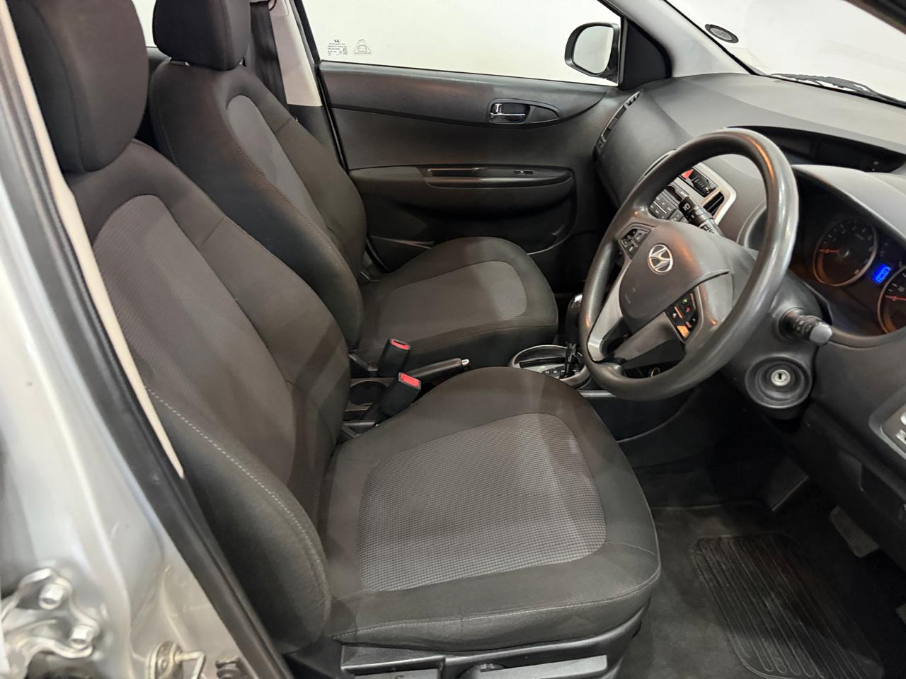 2013 HYUNDAI i20 1.4 FLUID AUTO