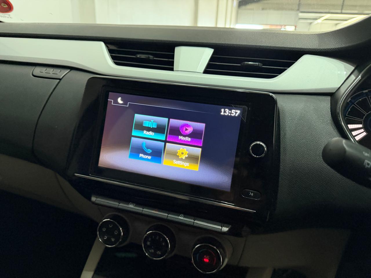 2024 RENAULT TRIBER 1.0 INTENS AMT
