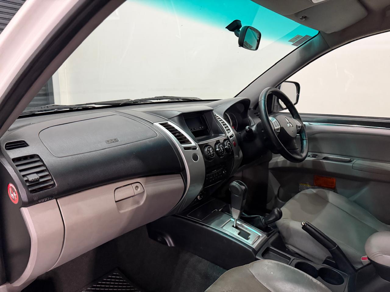 2010 MITSUBISHI PAJERO SPORT 3.2 Di-D GLS AUTO