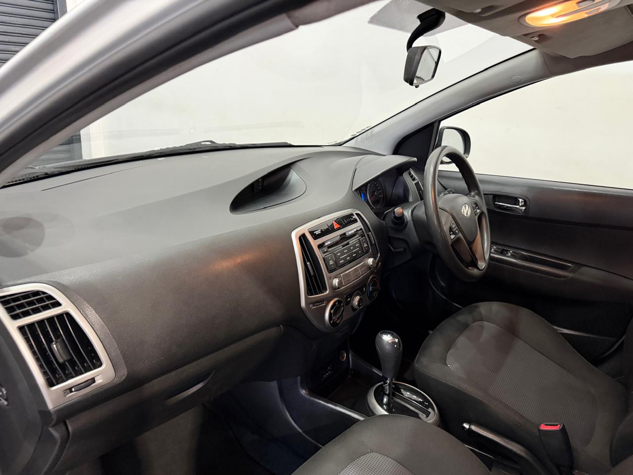 2013 HYUNDAI i20 1.4 FLUID AUTO