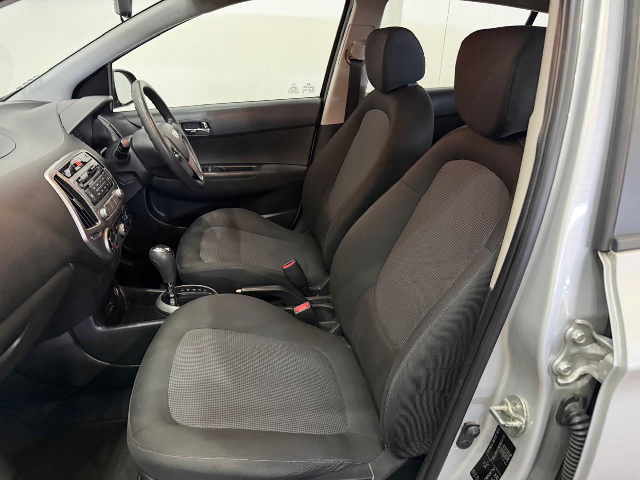 2013 HYUNDAI i20 1.4 FLUID AUTO