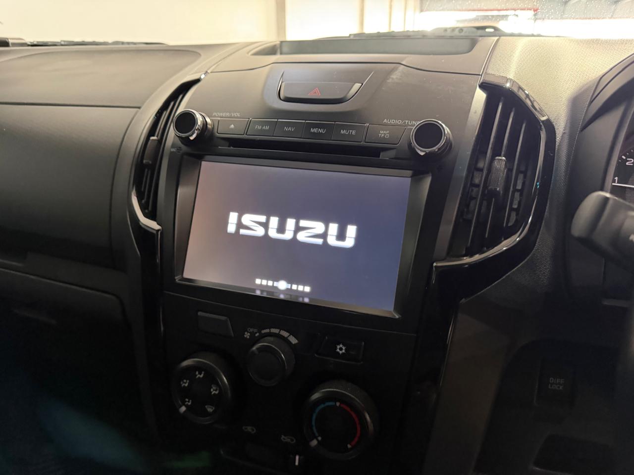 2017 ISUZU KB 250 D-TEQ X-RIDER DOUBLE CAB