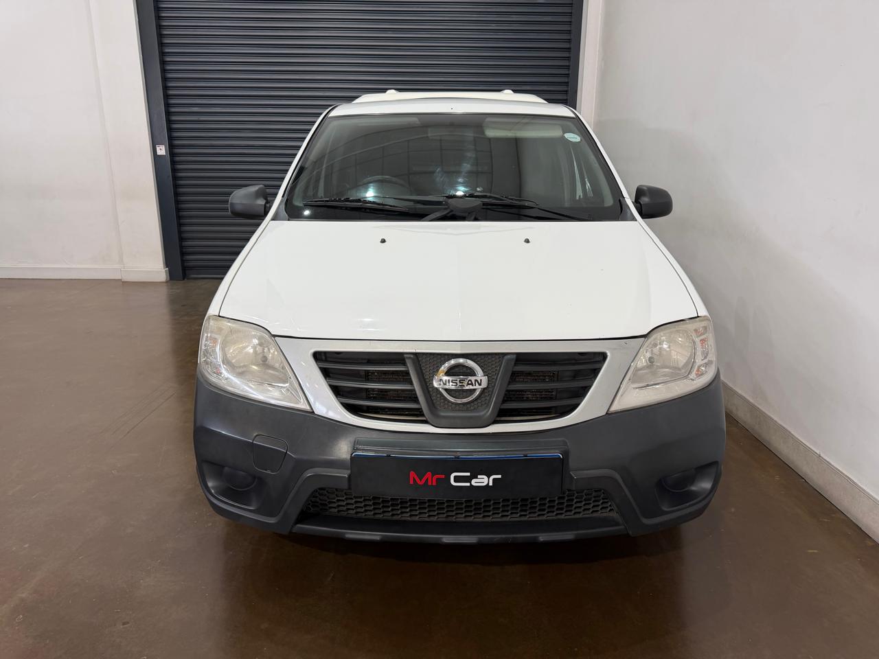 2015 NISSAN NP200 1.6i