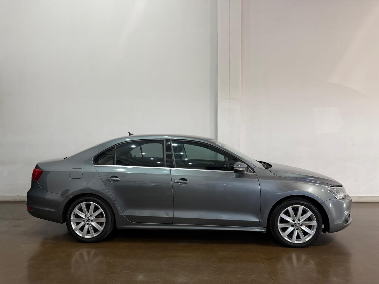 2012 VOLKSWAGEN JETTA VI 2.0TDi HIGHLINE