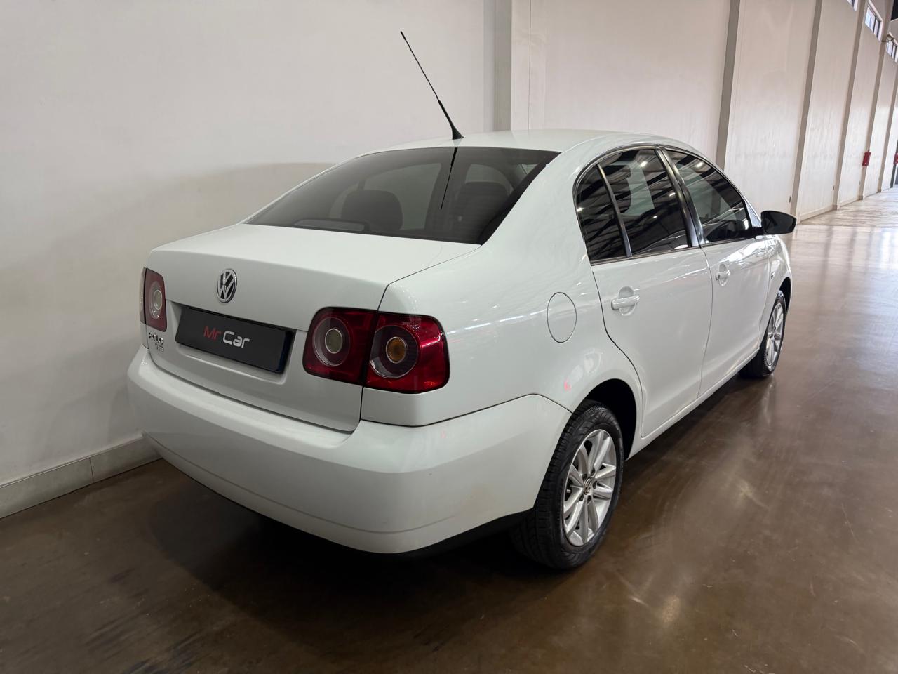 2015 VOLKSWAGEN POLO VIVO 1.4 TRENDLINE TIPTRONIC
