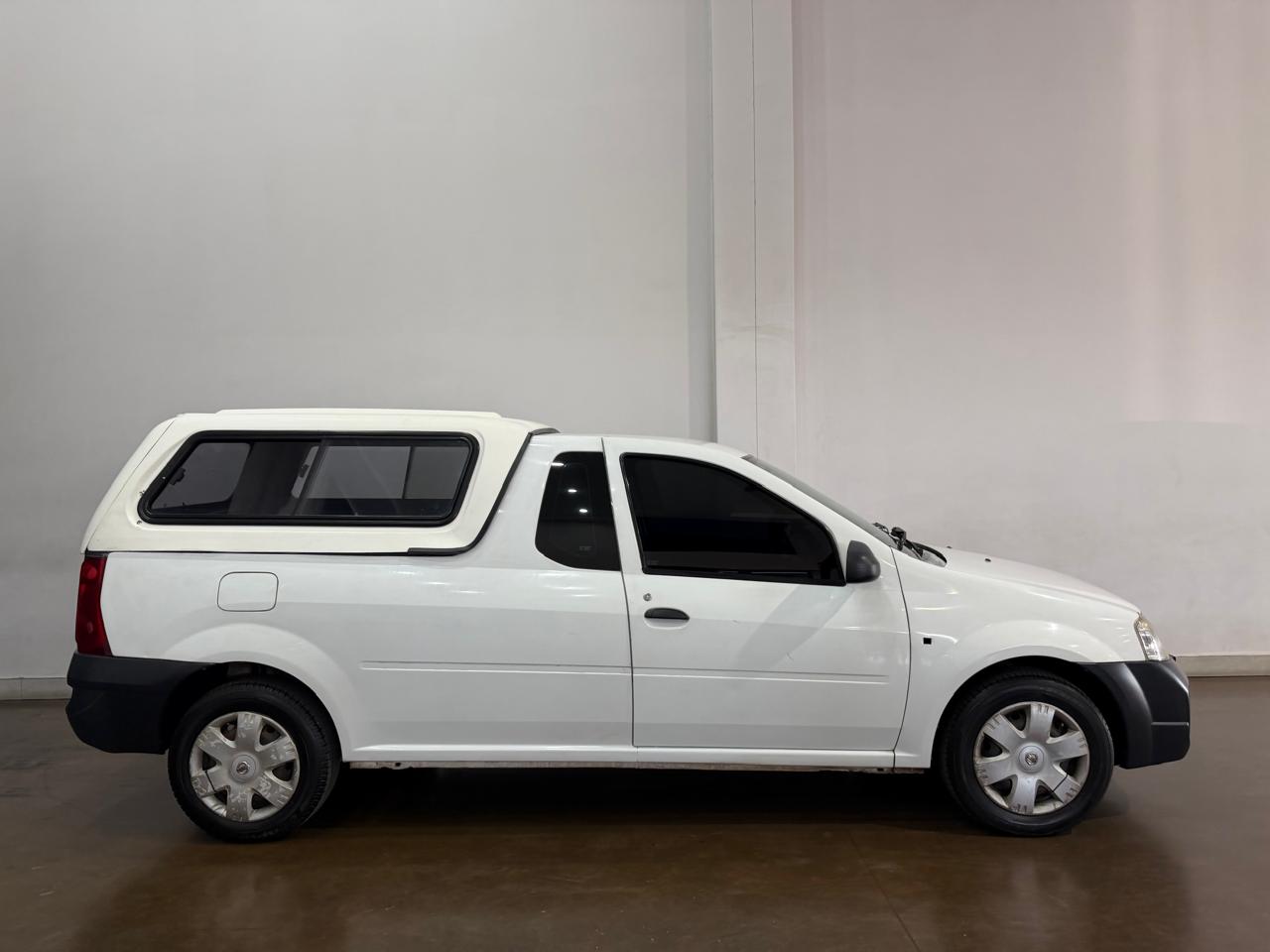 2015 NISSAN NP200 1.6i