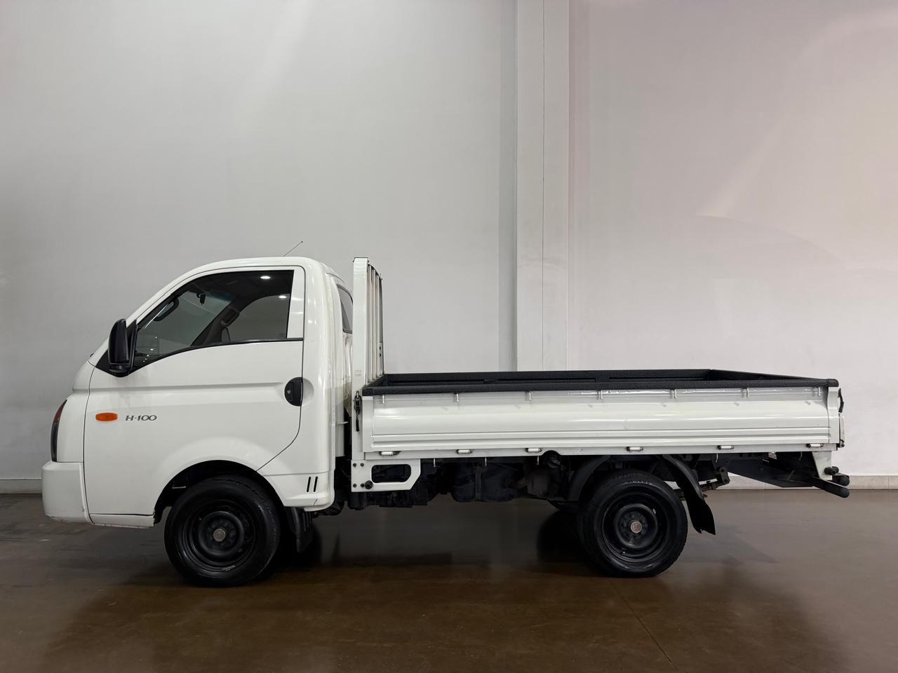 2016 HYUNDAI H100 2.6 D