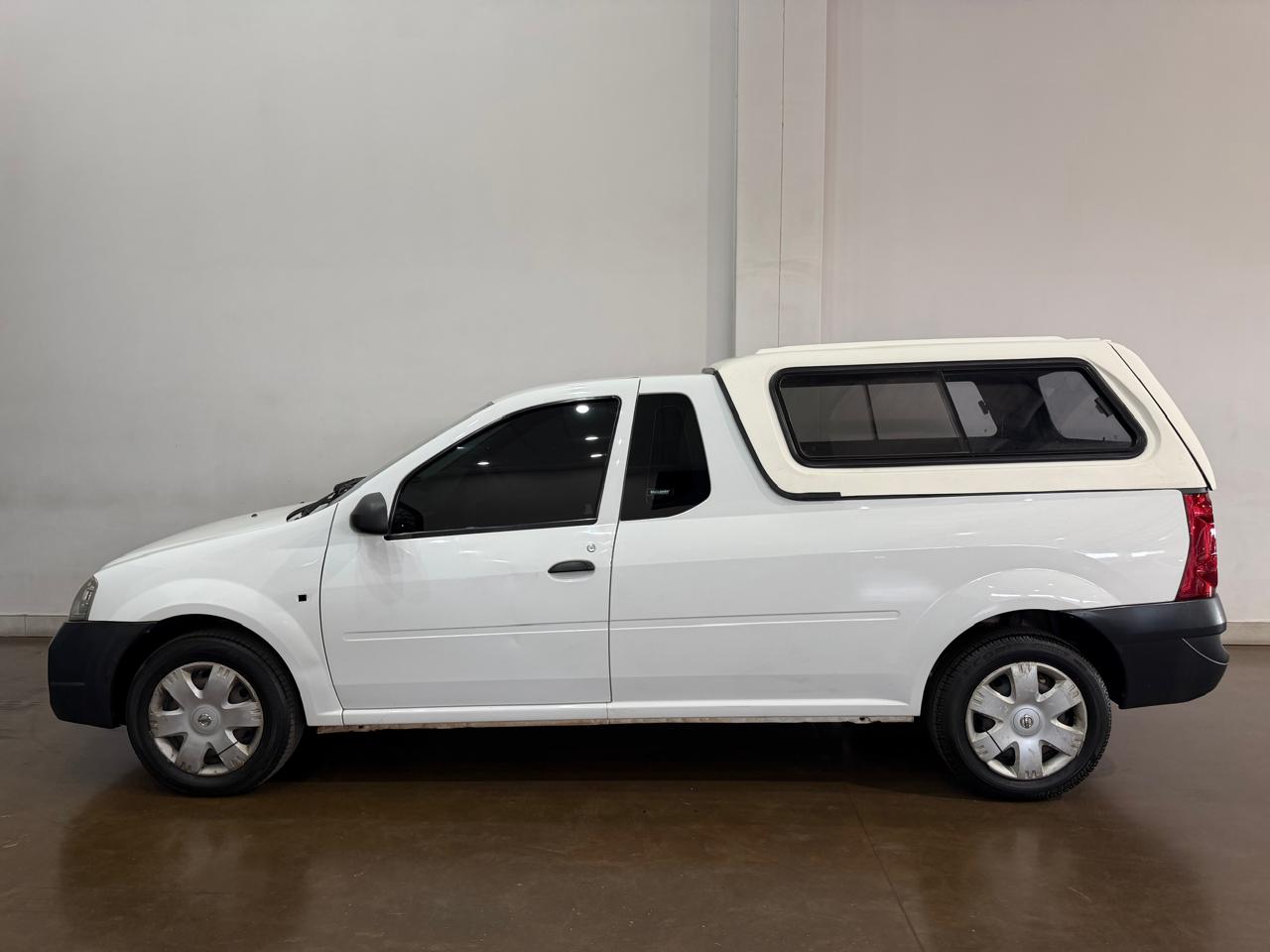 2015 NISSAN NP200 1.6i
