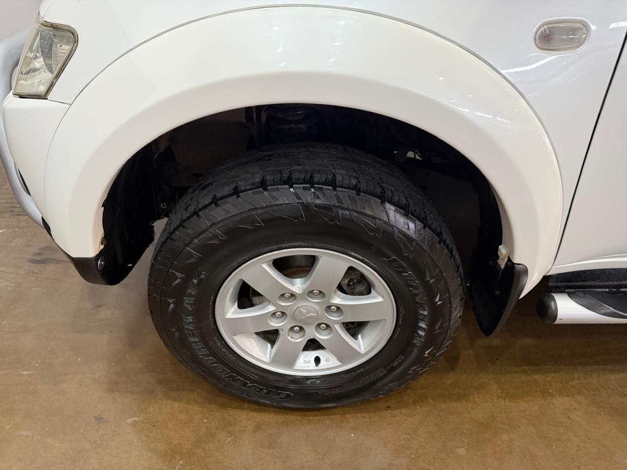 2010 MITSUBISHI PAJERO SPORT 3.2 Di-D GLS AUTO