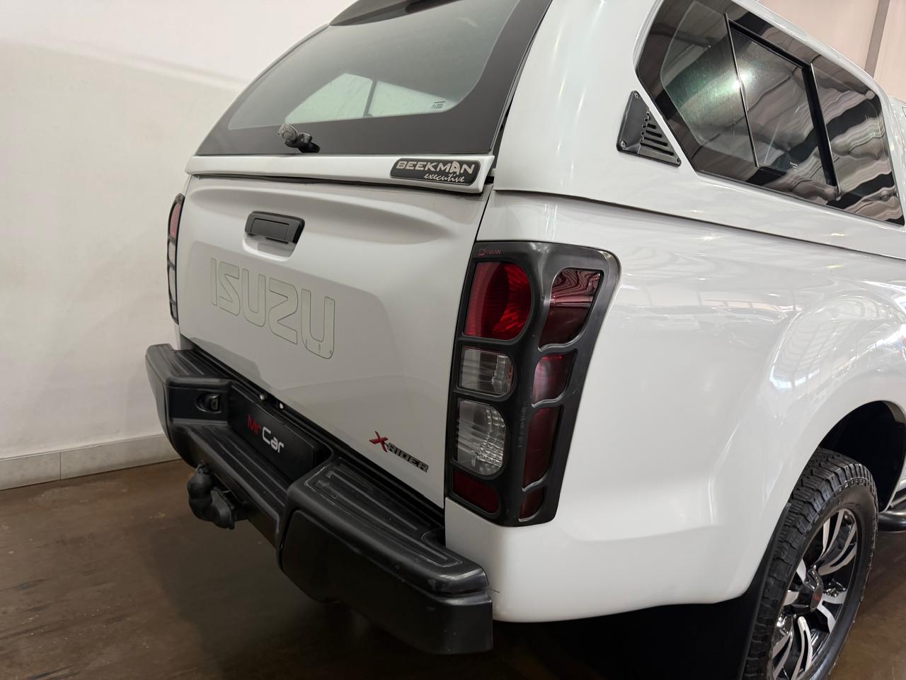 2017 ISUZU KB 250 D-TEQ X-RIDER DOUBLE CAB
