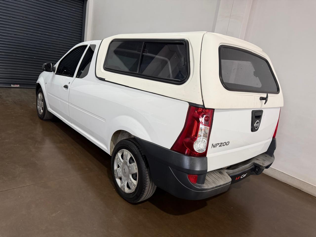 2015 NISSAN NP200 1.6i