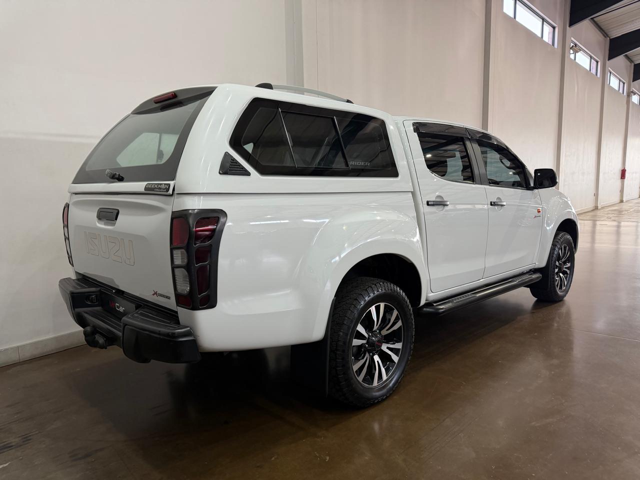 2017 ISUZU KB 250 D-TEQ X-RIDER DOUBLE CAB