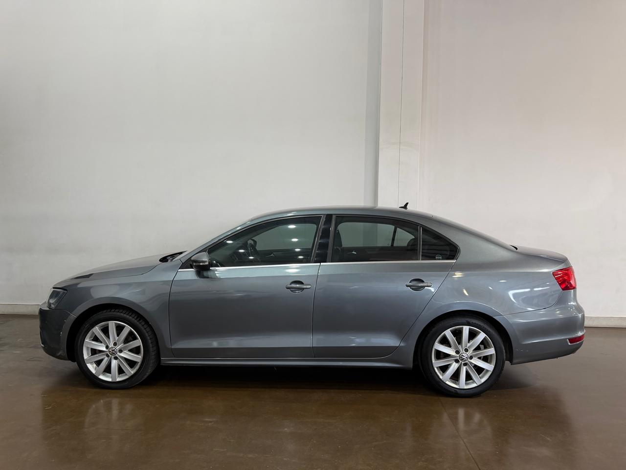 2012 VOLKSWAGEN JETTA VI 2.0TDi HIGHLINE