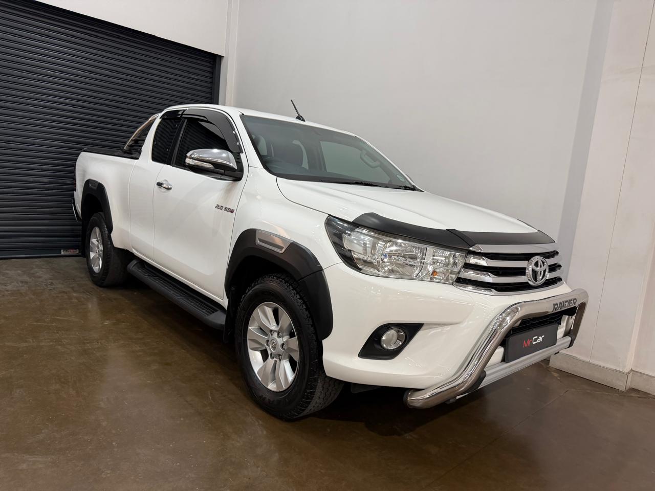 2016 TOYOTA HILUX 2.8 GD-6 RAISED BODY EXTRA CAB