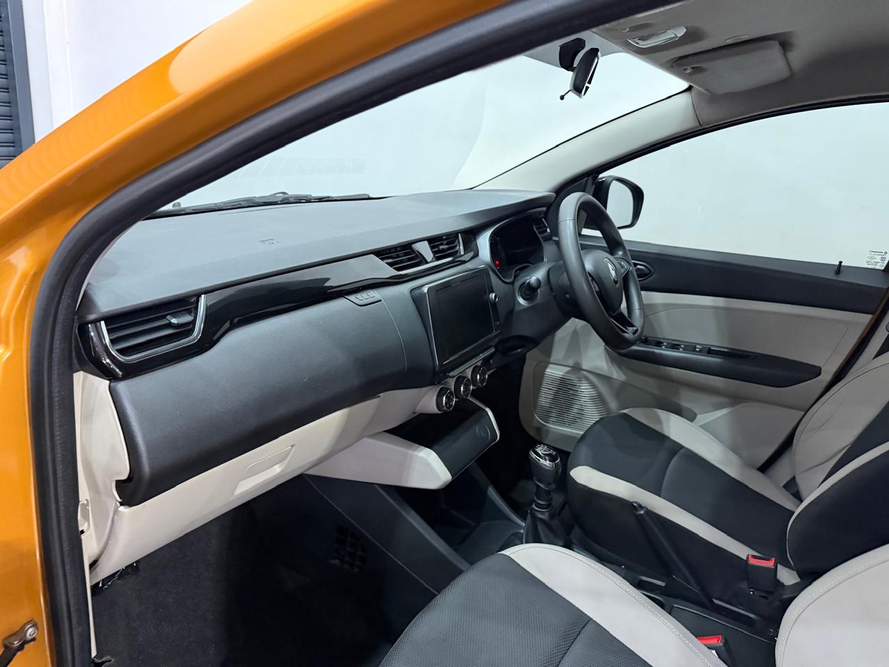 2022 RENAULT TRIBER 1.0 ZEN