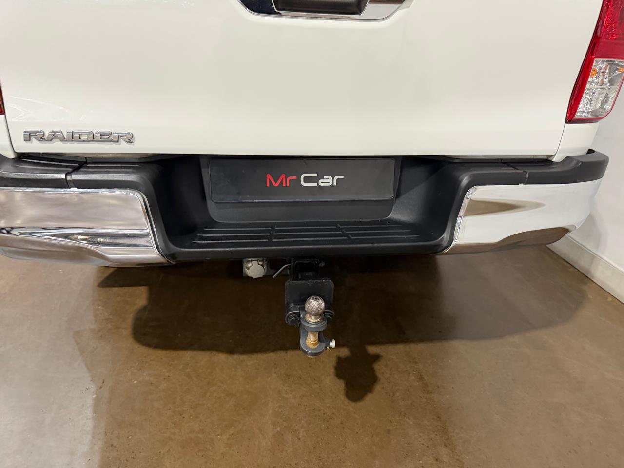 2016 TOYOTA HILUX 2.8 GD-6 RAISED BODY EXTRA CAB