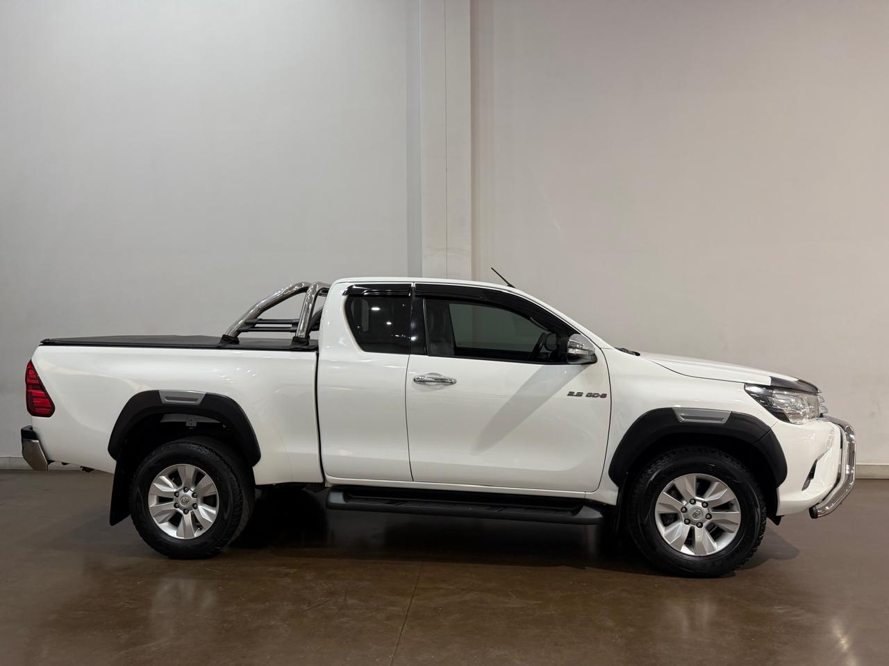 2016 TOYOTA HILUX 2.8 GD-6 RAISED BODY EXTRA CAB
