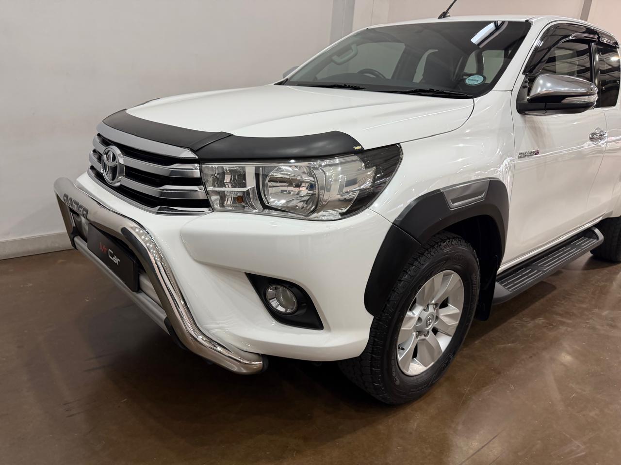 2016 TOYOTA HILUX 2.8 GD-6 RAISED BODY EXTRA CAB