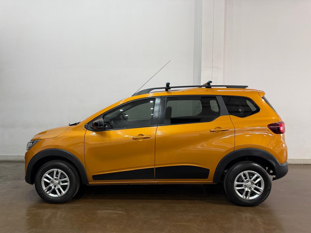 2022 RENAULT TRIBER 1.0 ZEN