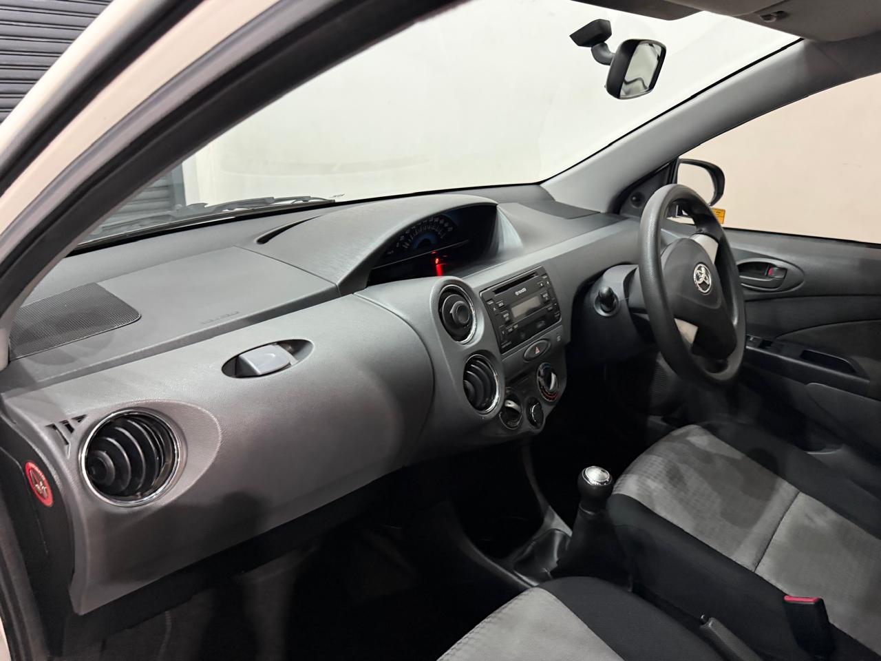 2015 TOYOTA ETIOS 1.5 Xi