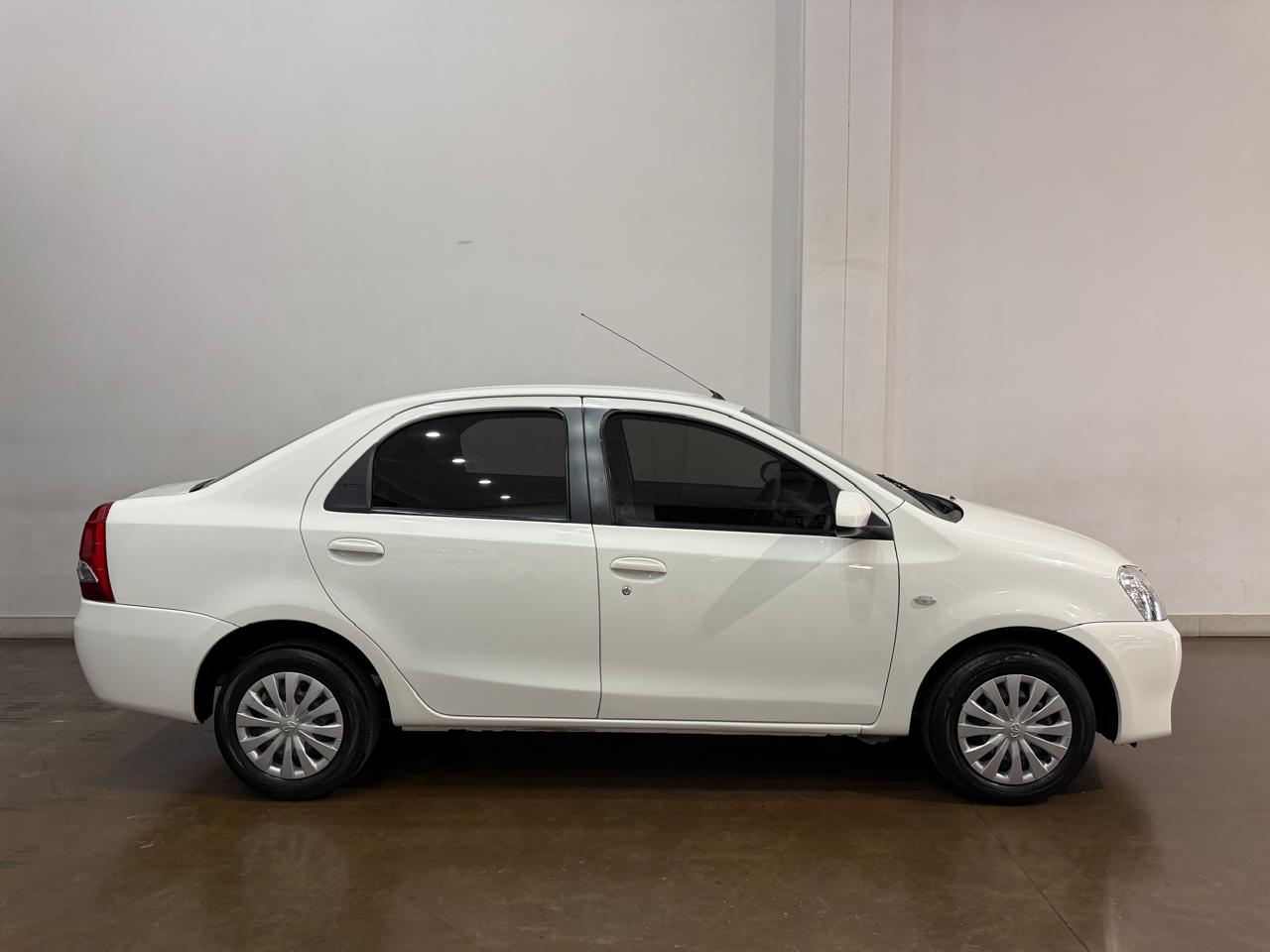 2015 TOYOTA ETIOS 1.5 Xi