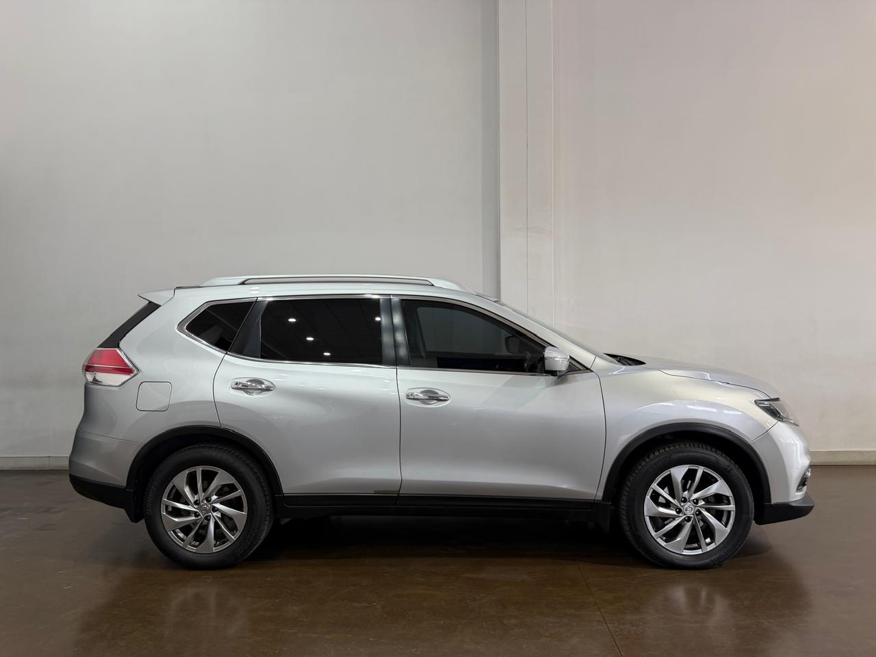 2015 NISSAN X-TRAIL 2.5 SE 4×4 CVT