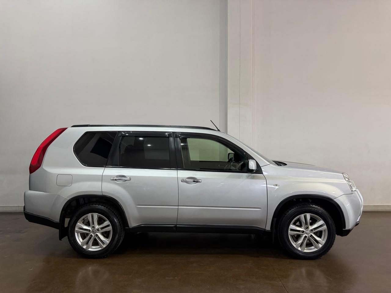 2014 NISSAN X-TRAIL 2.5 4×4 SE