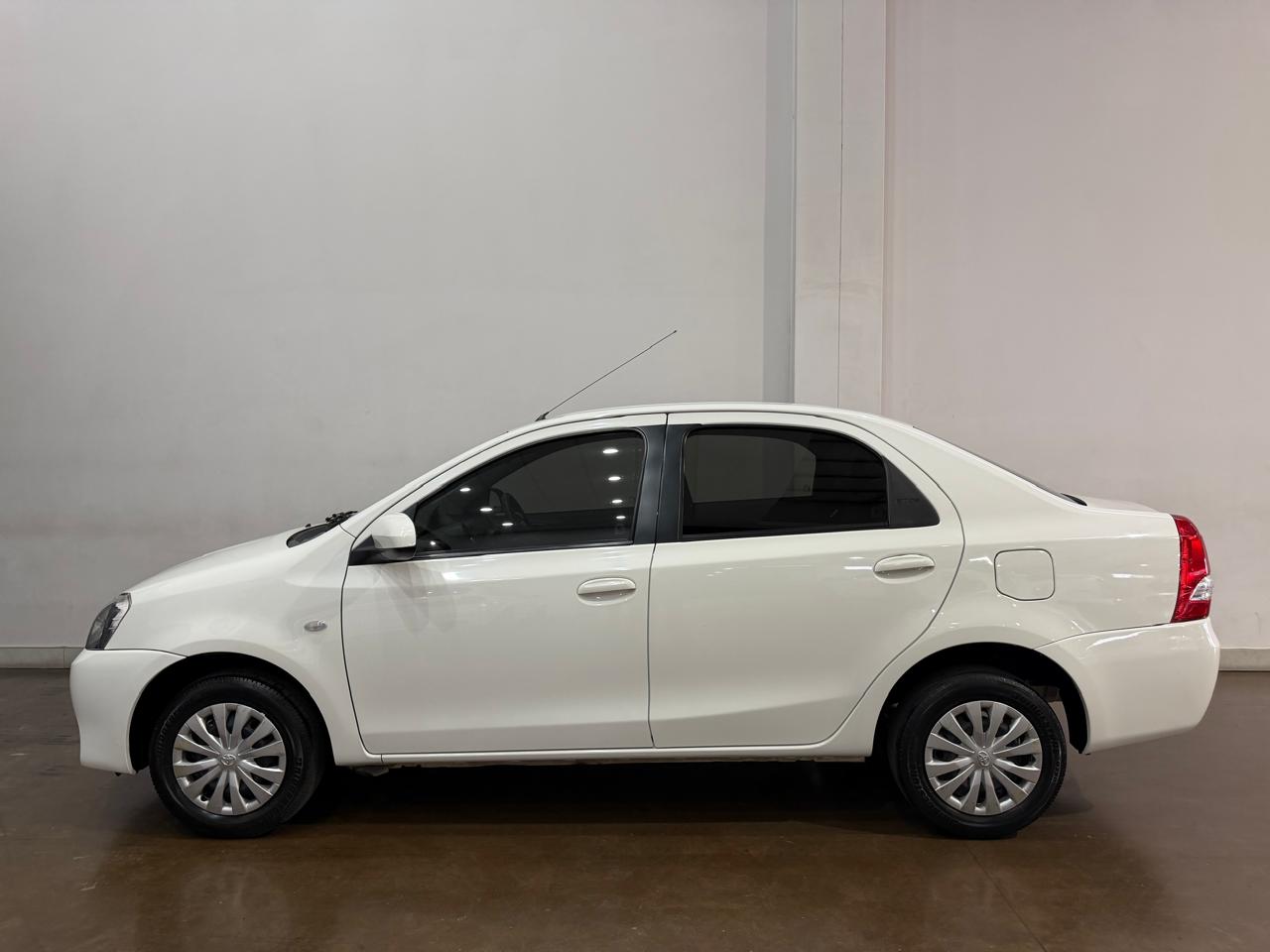 2015 TOYOTA ETIOS 1.5 Xi