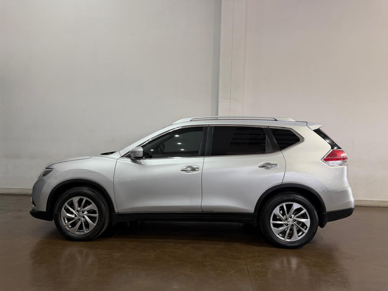 2015 NISSAN X-TRAIL 2.5 SE 4×4 CVT